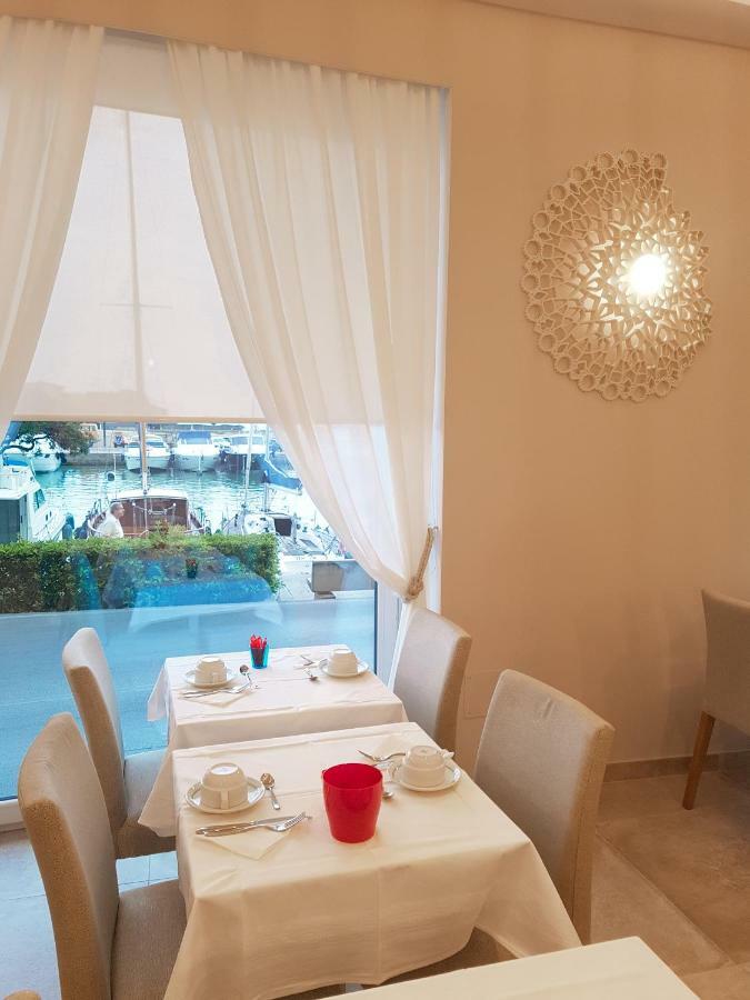 Roma Hotel Castiglione della Pescaia Buitenkant foto