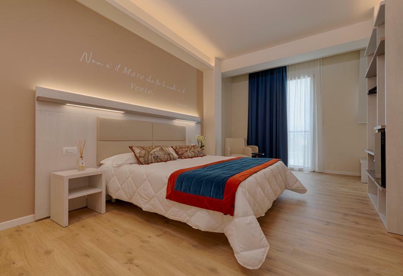 Roma Hotel Castiglione della Pescaia Buitenkant foto