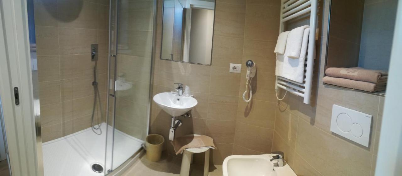 Roma Hotel Castiglione della Pescaia Buitenkant foto